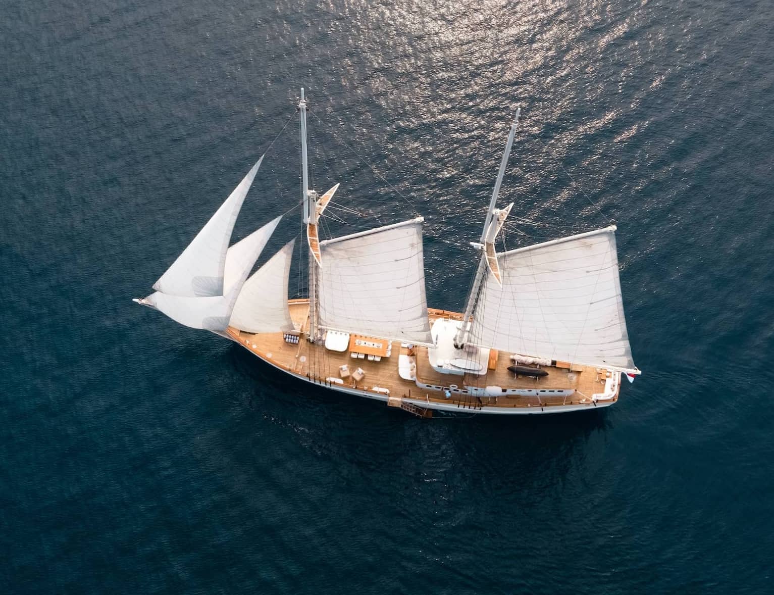 Mutiara laut yacht1 (1)