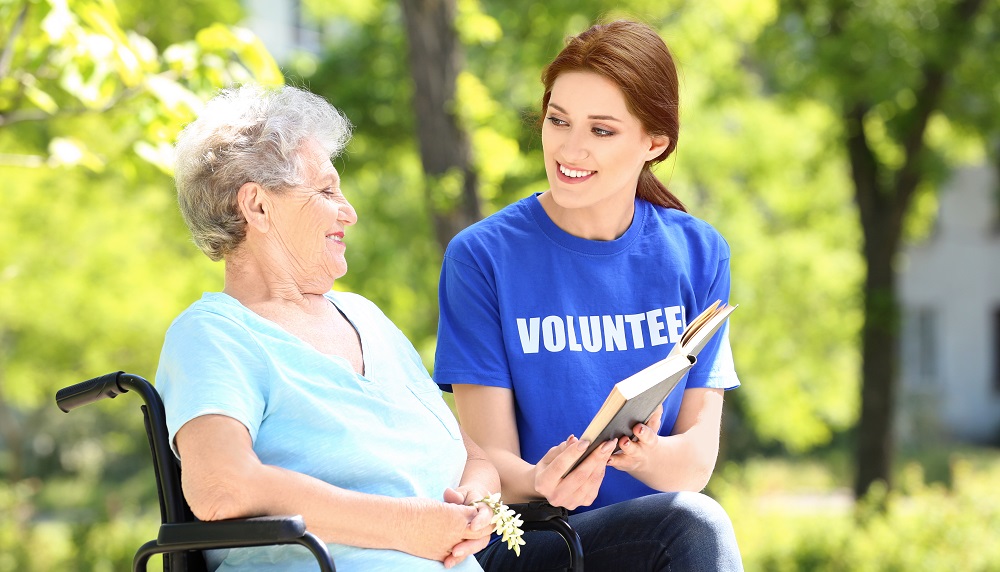 volunteer-senior-living
