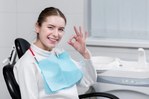 beautiful-woman-happy-dentist (1) (1) (1) (1) (1) (1) (1)