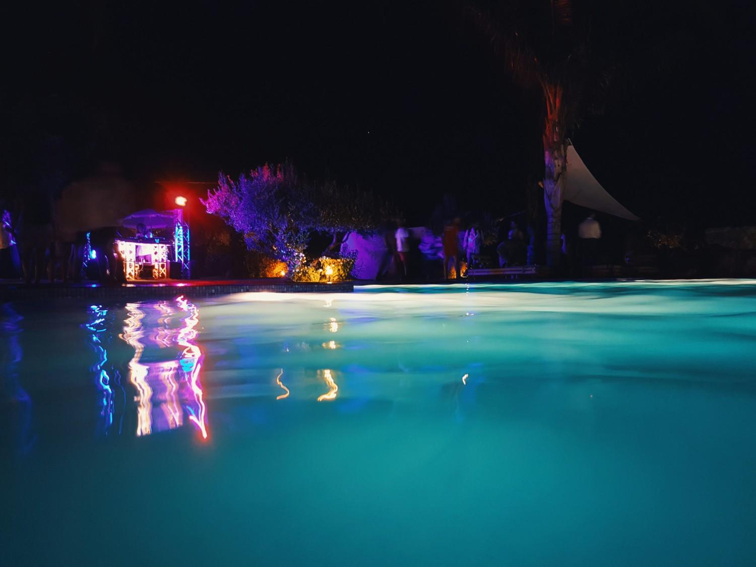 poolcagelighting