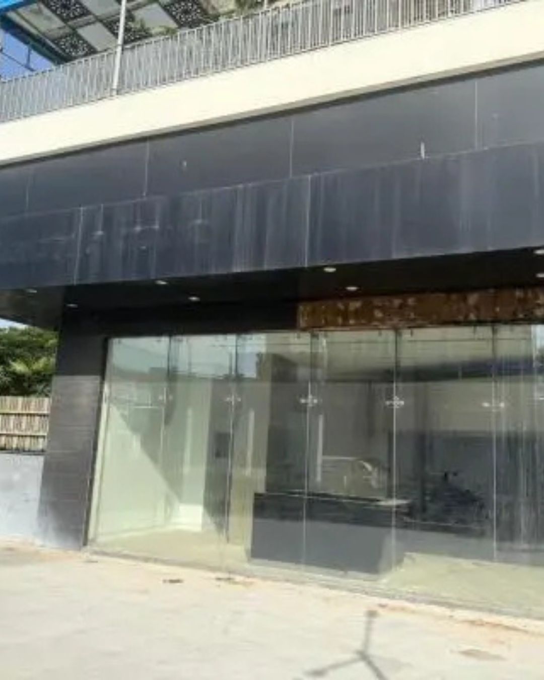 showroom for sale in Rajkot (1)