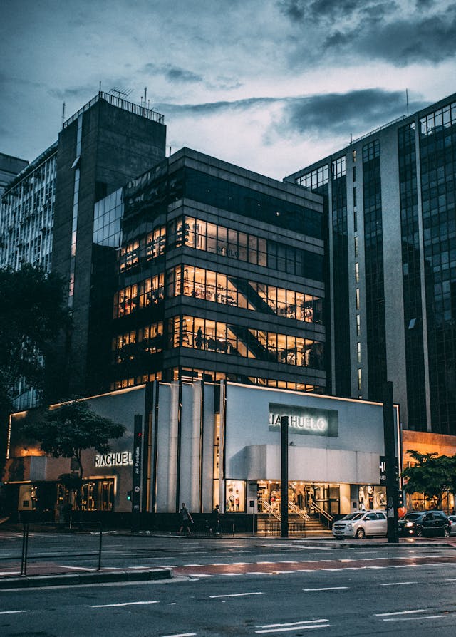 u2758-building