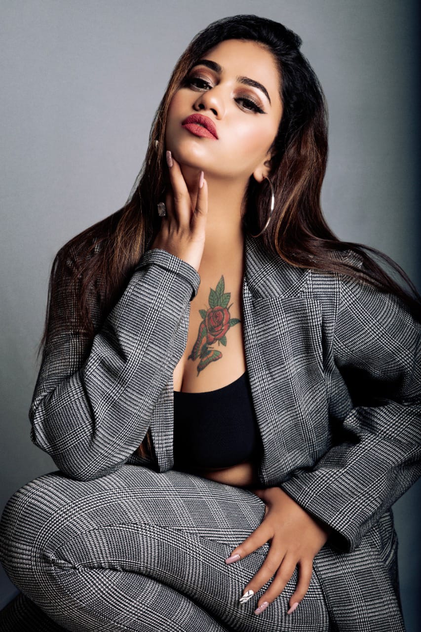 u5682-russian-Call-girl-in-patna-with-exortic-service-station