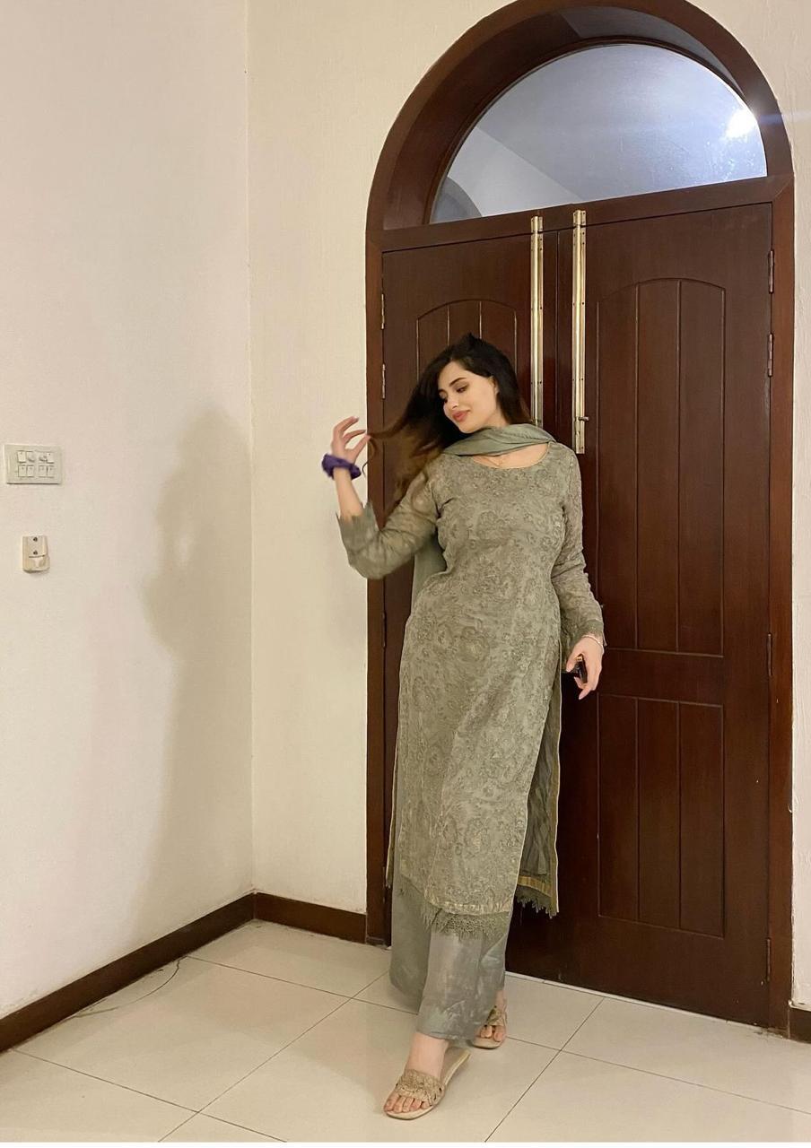 u10919-WhatsApp-Image-2025-02-19-at-1.05.32-AM