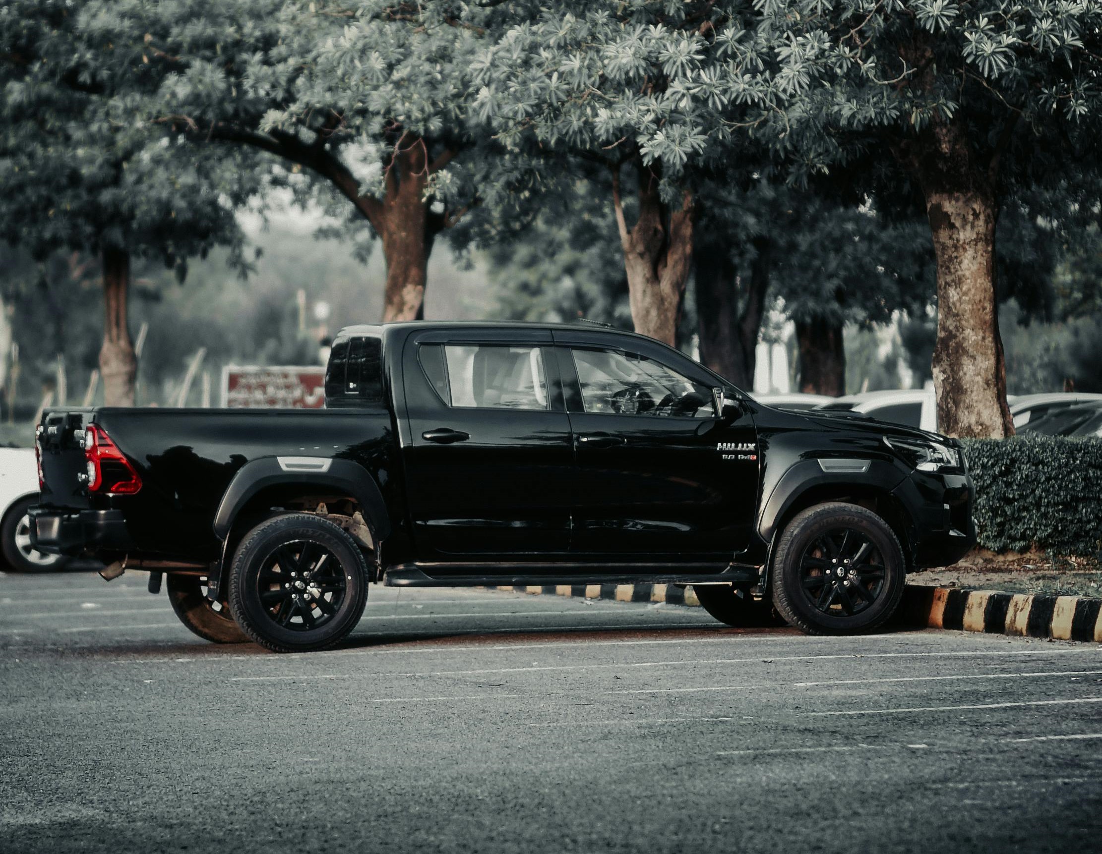 toyota-hilux-rent-a-car